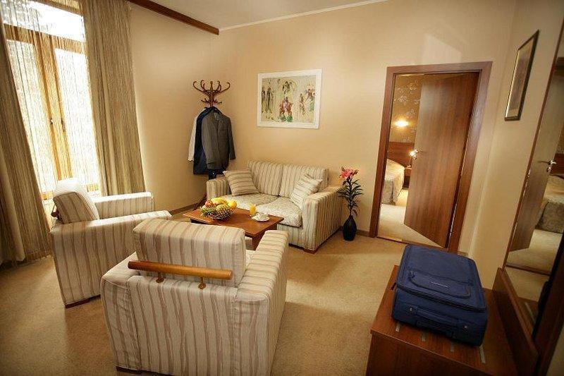 Uniqato Hotel Stara Zagora Eksteriør bilde